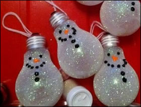 Lavoretti di Natale Lampadine Pupazzo Neve